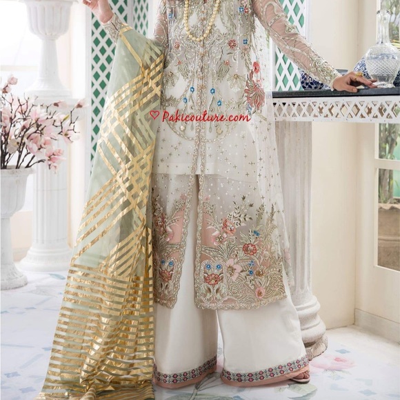 Dresses & Skirts - Suffuse brand new dress